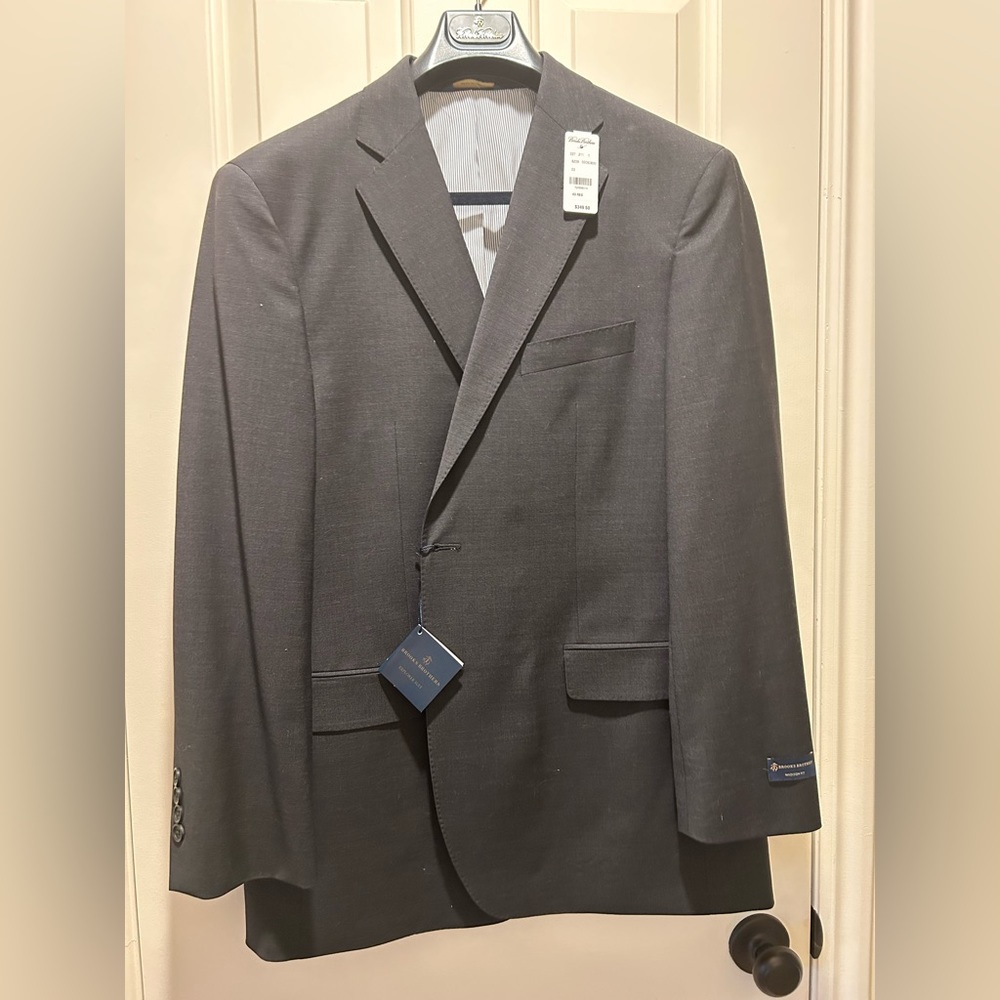 Mens Brooks Brothers suit